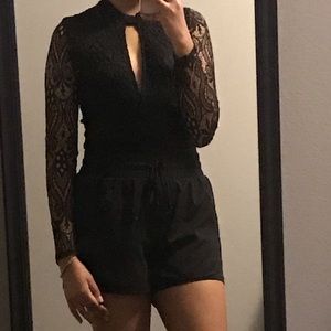 CHARLOTTE RUSSE BLACK LACE BODYSUIT